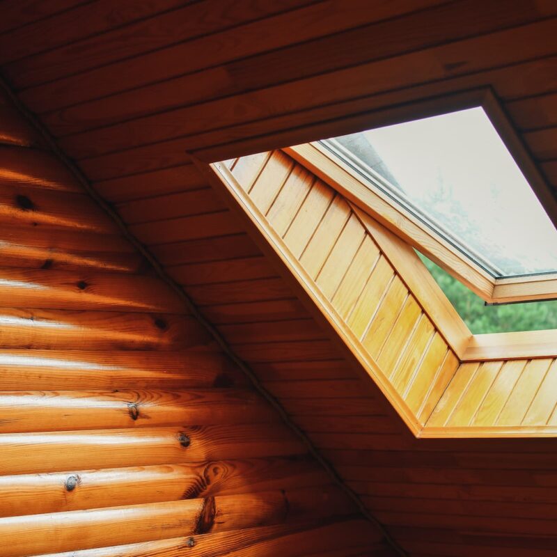 5 astuces pour entretenir vos fen&ecirc;tres de toit en bois Rixheim